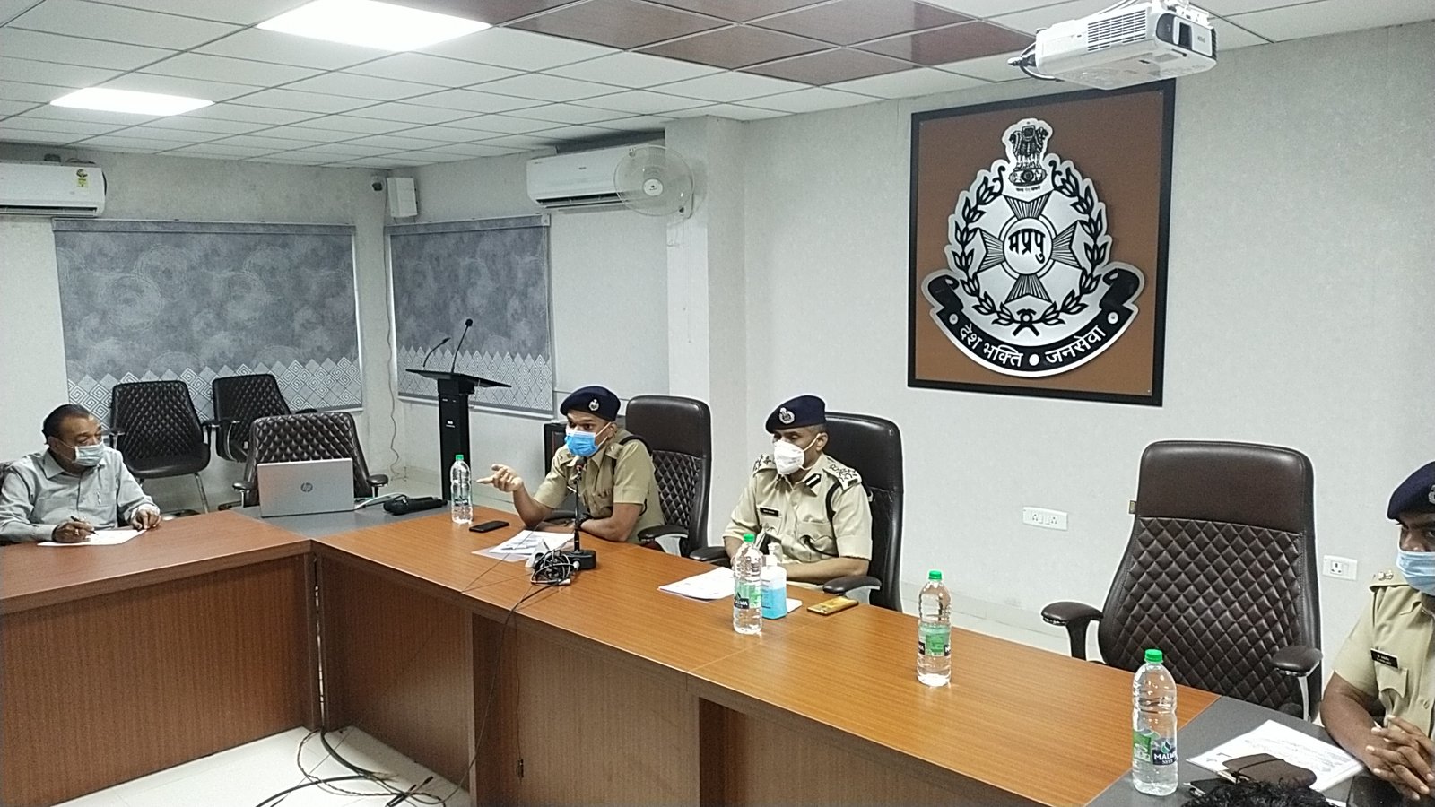रतलाम : पुलिस का जनता से होगा सीधा जुड़ाव, जानिए आपके बीट अधिकारी व प्रभारी का नाम-नम्बर