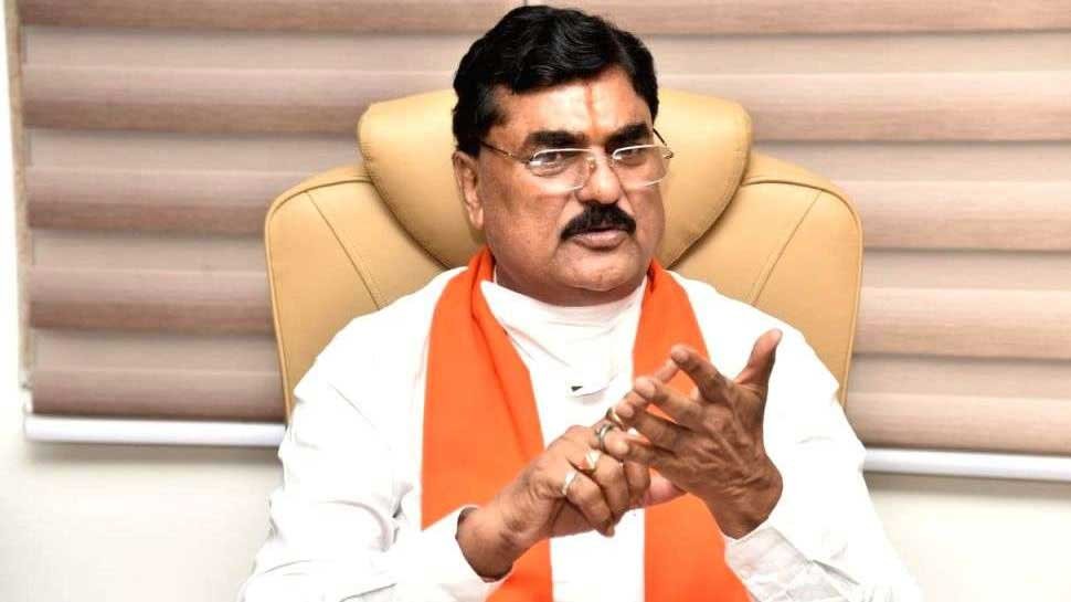 कृषि मंत्री कमल पटेल ने कमलनाथ को बताया ट्वीटर वाला नेता