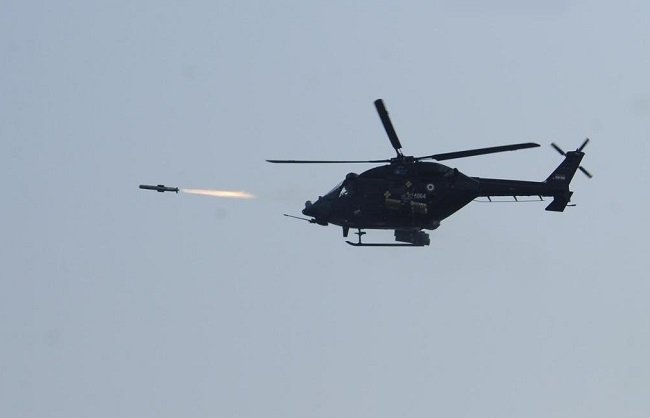 Indian Army : भारत ने लगातार दूसरे दिन लद्दाख में हेलीकॉप्टर से दागी 'हेलीना' मिसाइल