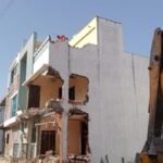 मंदसौर : अपराधी अमजद लाला की महिला मित्र के घर पर चला बुलडोजर