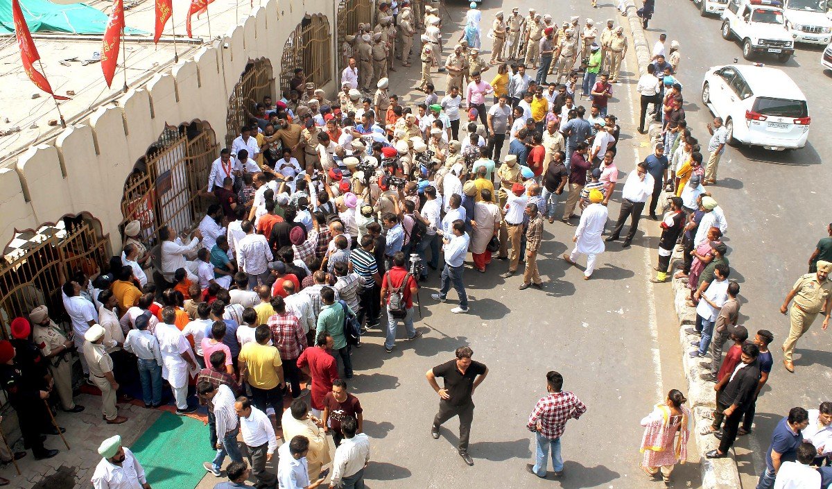 पंजाब : पटियाला हिंसा के मास्टरमाइंड बरजिंदर परवाना को मोहाली से किया गया गिरफ्तार