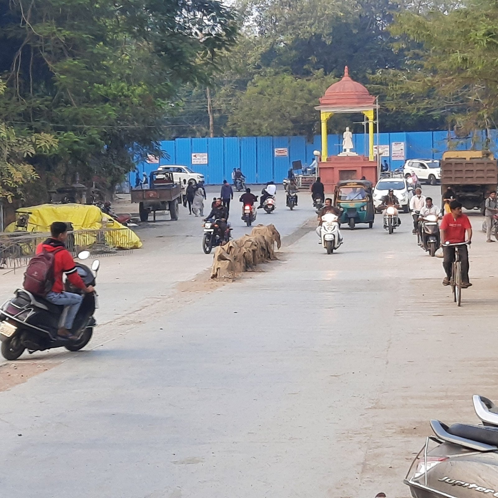 रतलाम : विकास के नाम पर बनी सड़के, लोगो के लिए दुर्घटना का भय बनी, जिम्मेदार बने हुए अनजान