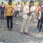 रतलाम : धारदार हथियारों से खेत पर काम कर रहे युवक की हत्या, मौके पर अधिकारी फोरेंसिक जांच करवाएंगे