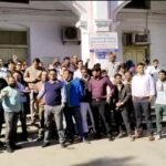 रतलाम : जिला अस्पताल में मरीज के परिजन ने डॉक्टर और नर्स से किया विवाद, गुस्साए स्टाफ ने ओपीडी बंद कर किया प्रदर्शन