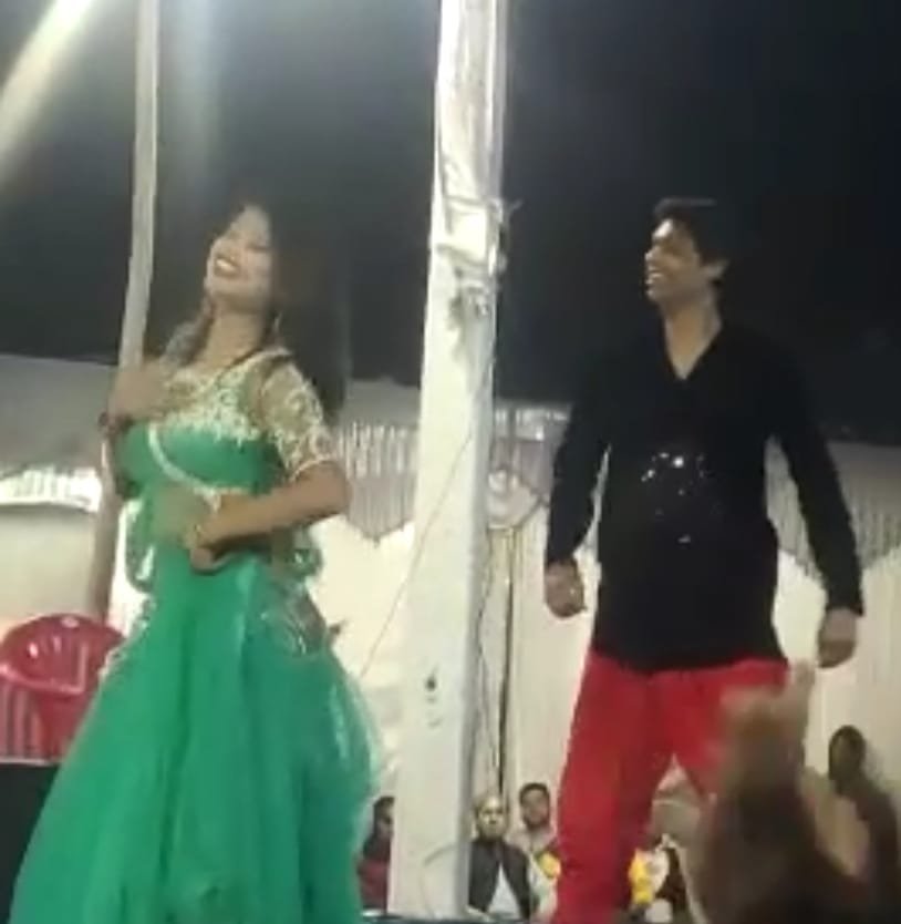 रतलाम : पठान फिल्म के गाने के बाद अब शहर के त्रिवेणी मेले में एक गाने को लेकर हिंदू संगठनों का विरोध क्यों हुआ ?