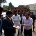 रतलाम : पंचायत रोजगार सहायक ने पंचायत के पैसे से अपनी निजी जमीन पर सीसी रोड बना दी