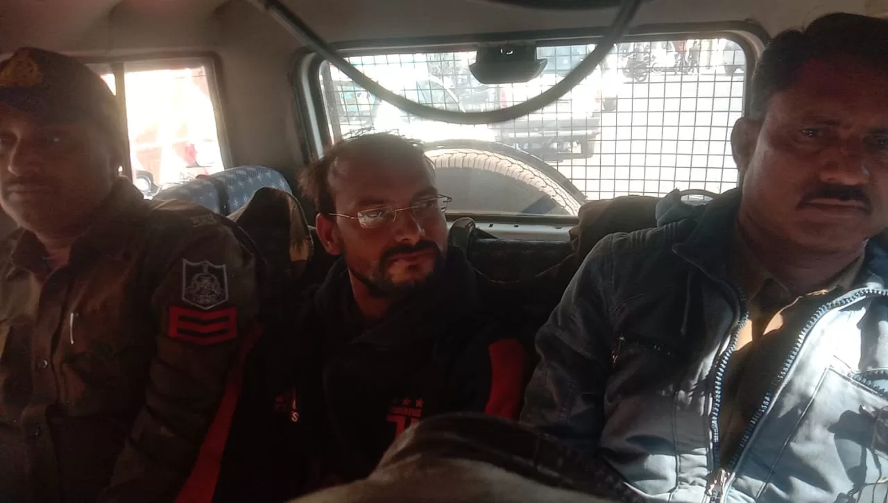 रतलाम : जयस नेता कमलेश्वर डोडियार गिरफ्तार, दुष्कर्म के आरोप में 2 माह से फरार