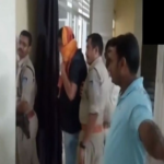 सीधी : आदिवासी युवक पर पेशाब करने का आरोपी प्रवेश शुक्ला गिरफ्तार, जनता की मांग बुलडोजर चलाये सरकार