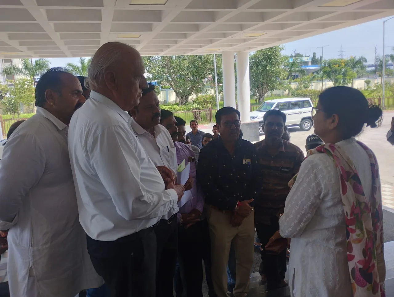 रतलाम : गुर्जर समाज द्वारा ग्वालियर में हो रही एक पक्षीय कार्यवाही को लेकर ज्ञापन