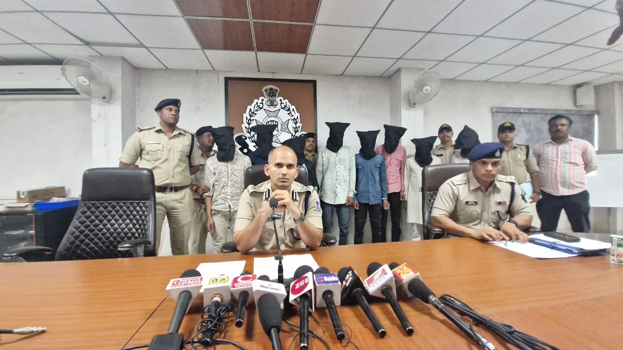 रतलाम : 6 लाख से अधिक की एमडी ड्रग्स के साथ 5 व्यक्ति गिरफ्तार, रतलाम पुलिस को मिली सफलता