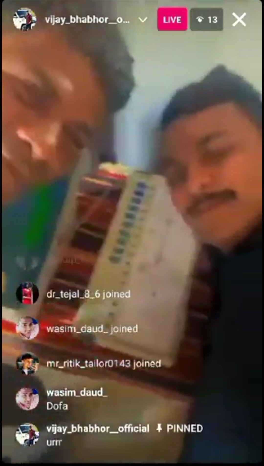 गुजरात बीजेपी नेता के बेटे की चुनाव आयोग को खुली धमकी! कहा 'मशीन मेरे पिता की है'