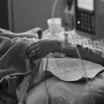 झारखंड : युवती के गुप्तांग से बह रहा था इतना खून कि लगाने पड़े 12 टांके, मामला संदेहास्पद